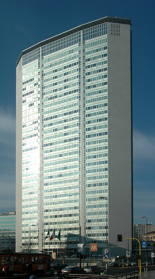 Pirelli Building by David Guija