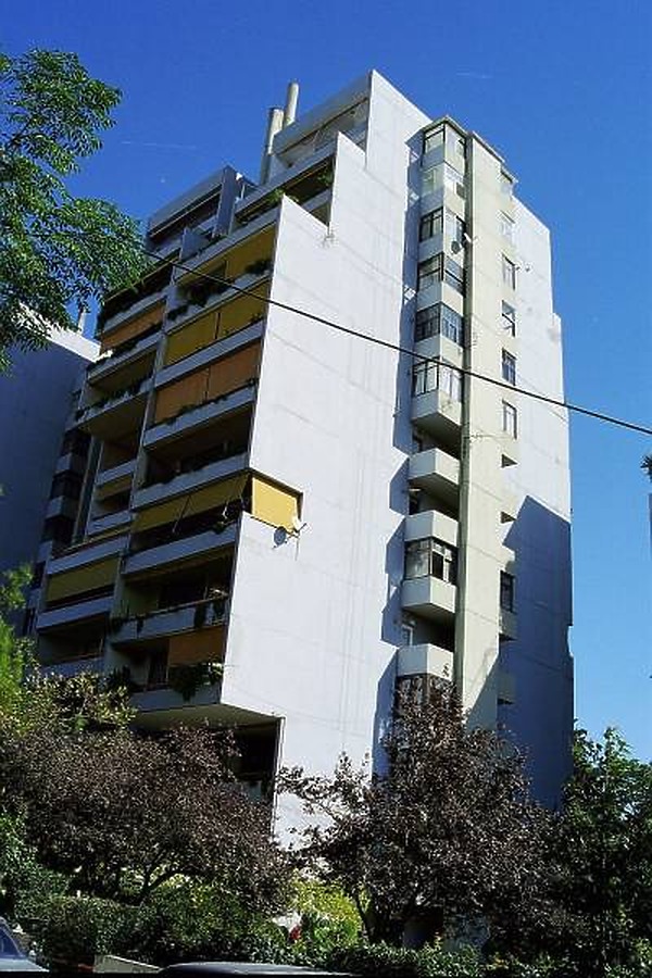 Apartment Block in Kifissia by Gregory Maloukos