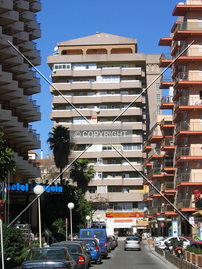 Edificio Santa Mónica by Victor Carcedo