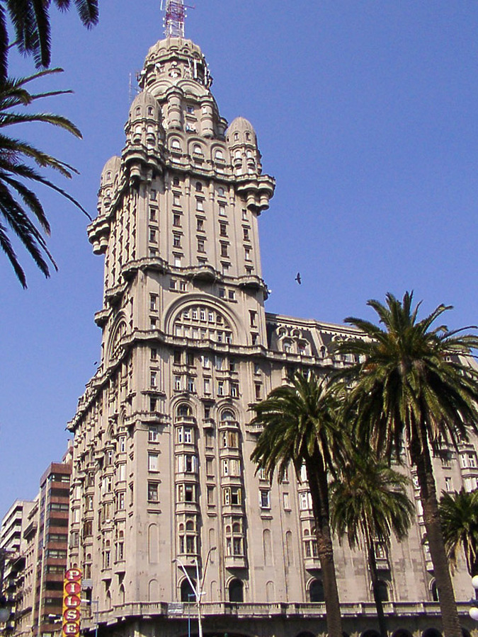 Palacio Salvo by Daniel Kieckhefer