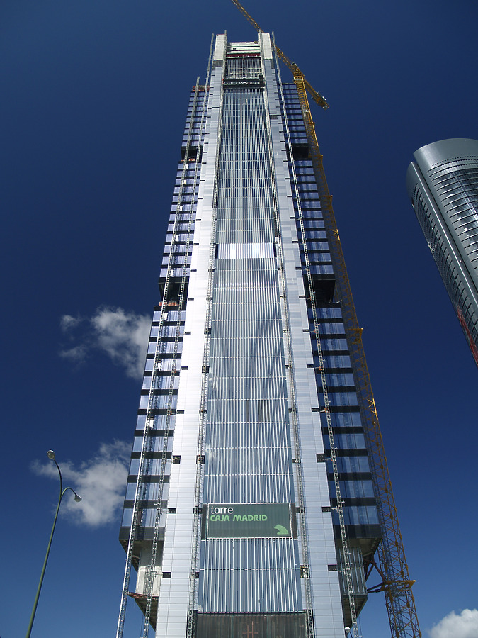 Torre Caja Madrid by Cesar Serrano
