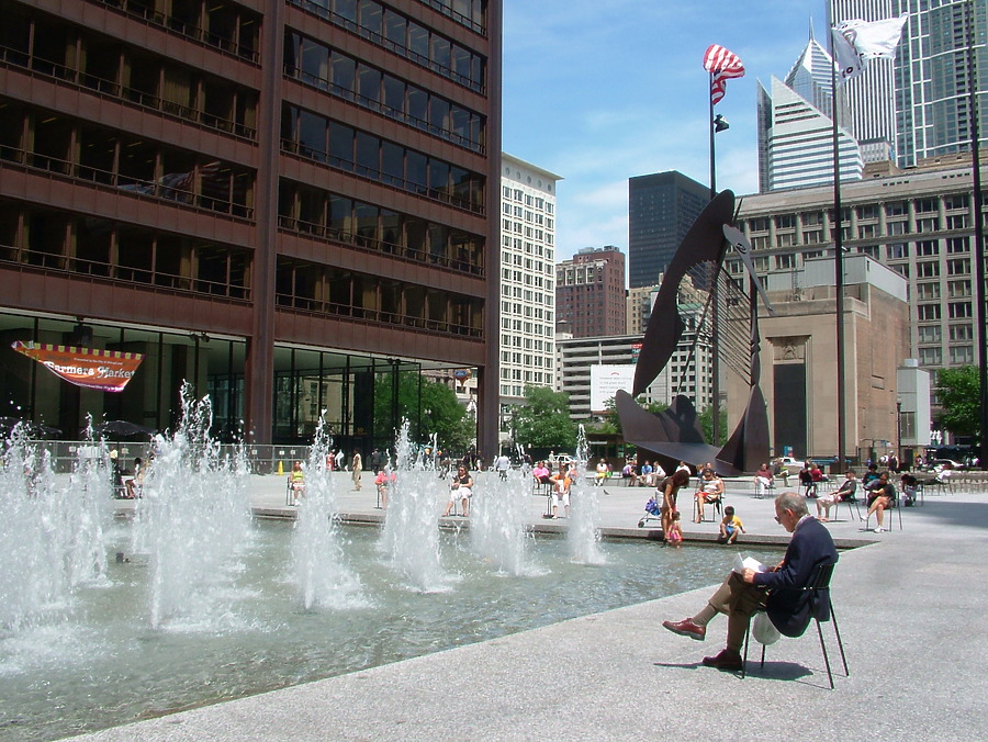 Richard J. Daley Center by Pedro Marcelino