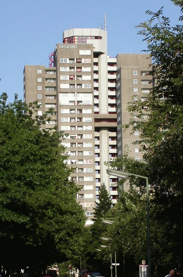 Joachim-Gottschalk-Weg 1 by Cesar Serrano