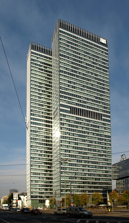 City-Hochhaus by Marshall Gerometta