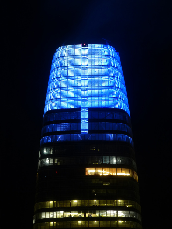 Salesforce Tower by Nate Lindsey