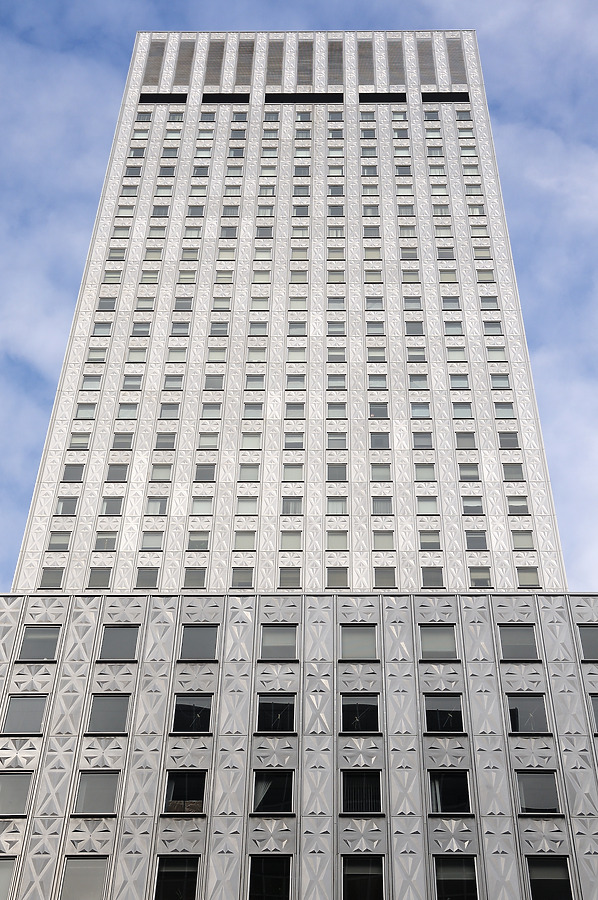 Socony-Mobil Building by David Guija