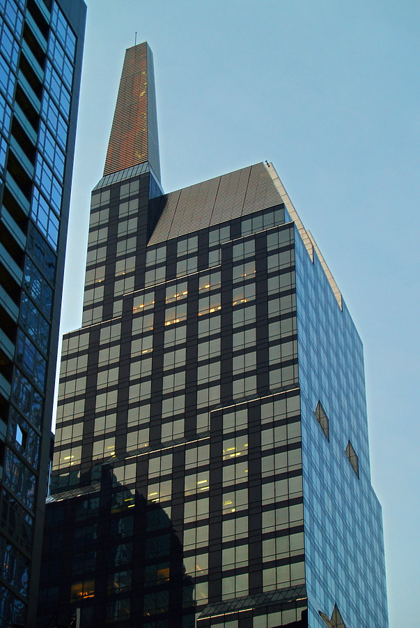 750 Seventh Avenue by Cesar Serrano