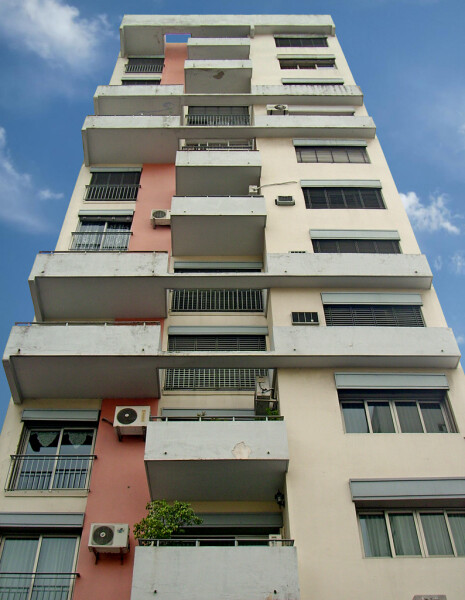 San Martín 573