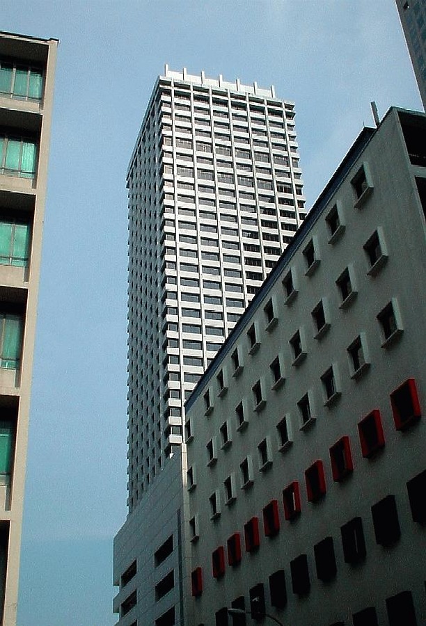 UIC Building by Edmund Teo