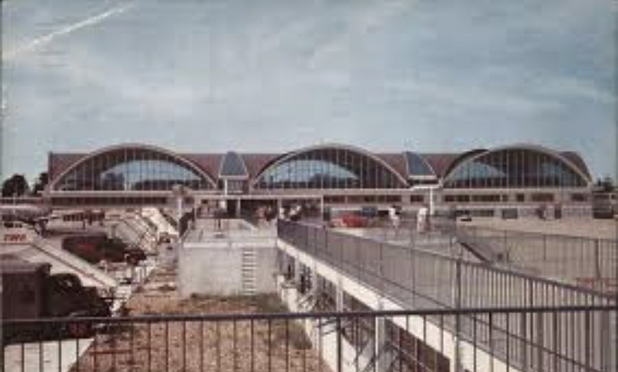 Saint Louis Lambert International Airport Terminal 1 by Plastichrome by Colourpicture