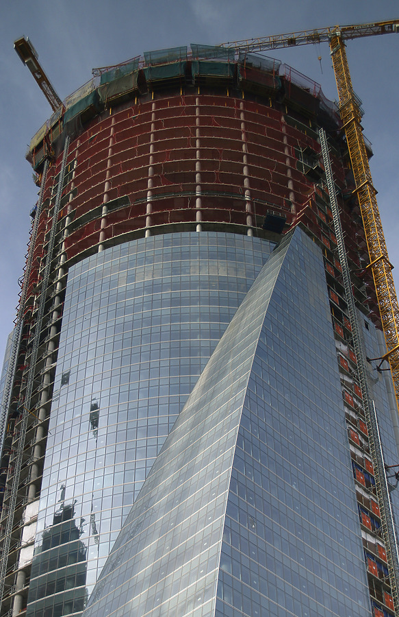 Torre Espacio by Cesar Serrano