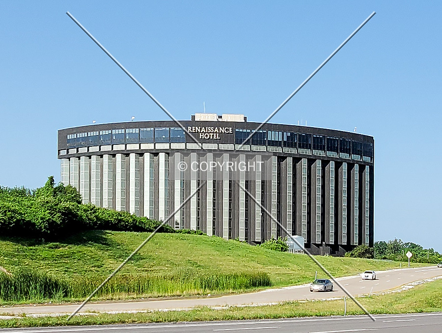 Renaissance Saint Louis Hotel Airport by Ryan Hildebrand