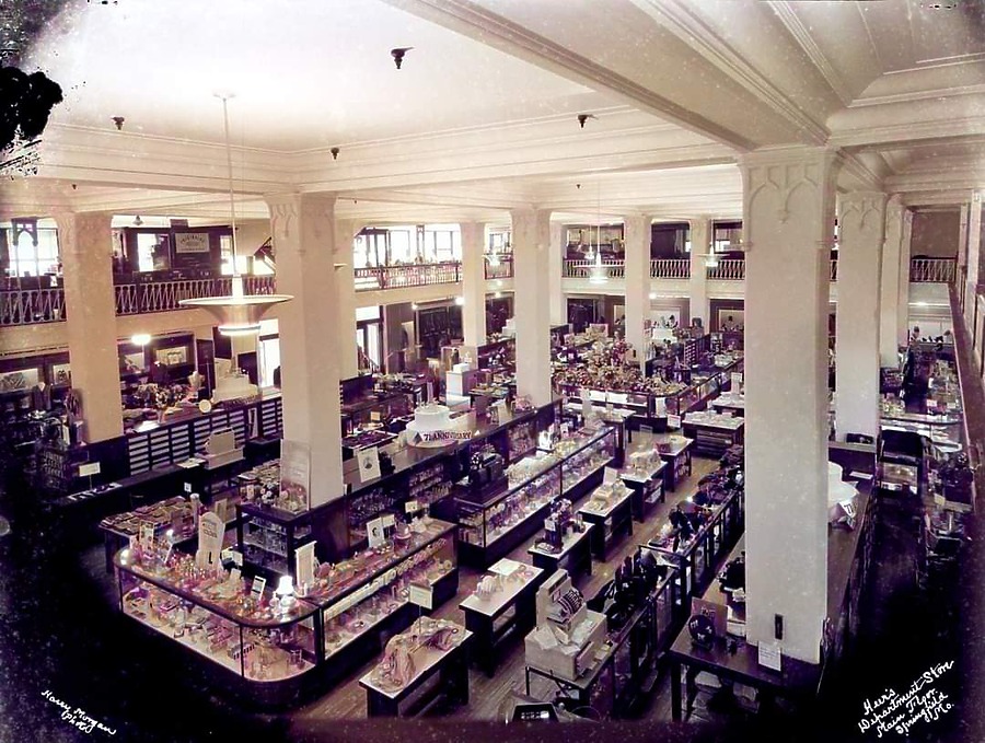 Heers Building by Unknown