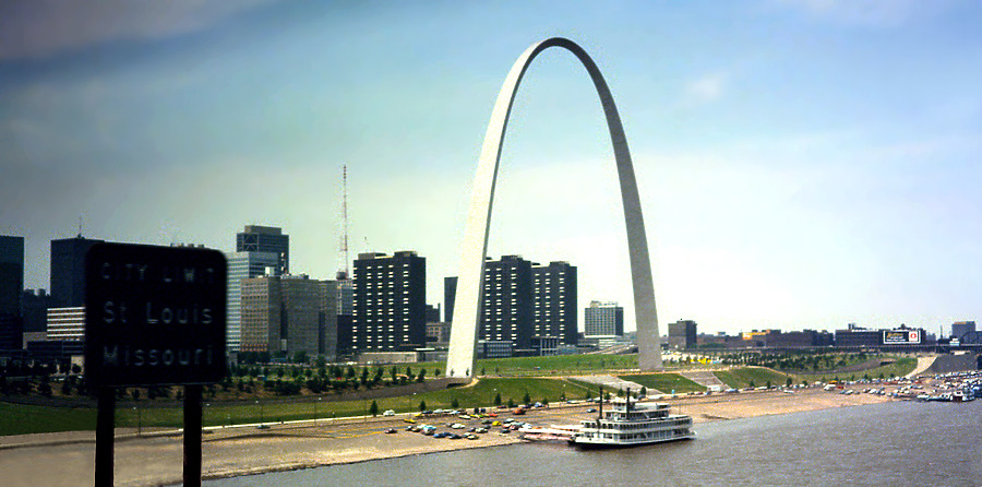 Gateway Arch by John Cahill
