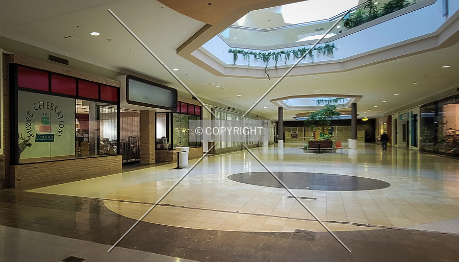 Chesterfield Mall by Ryan Hildebrand