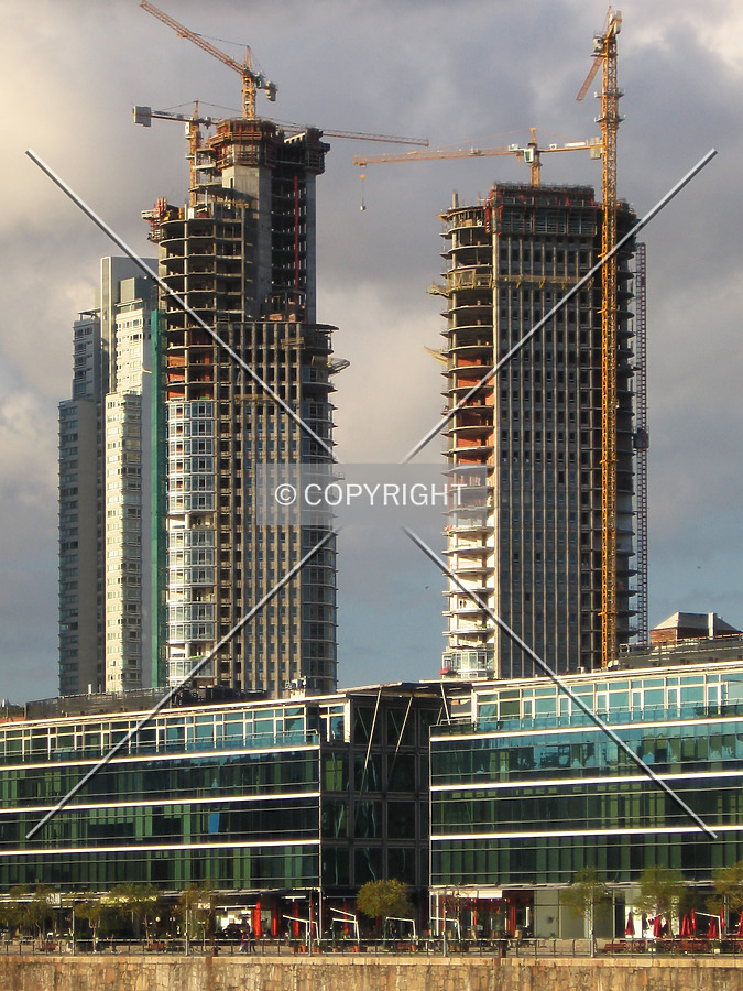 Mulieris torre Norte by Maximiliano Buono