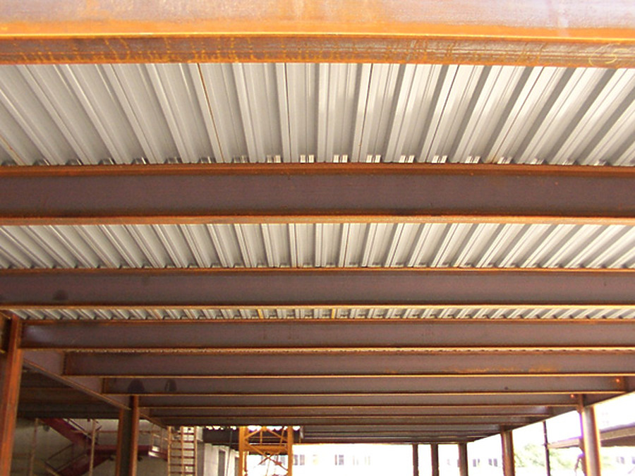 540 West Madison Street by Daniel Kieckhefer