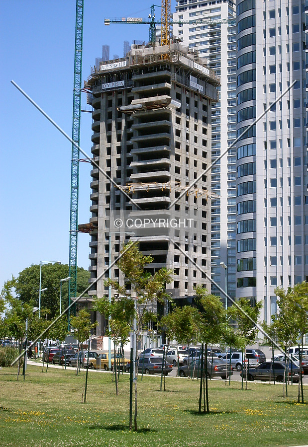 Torre Renoir 2 by Maximiliano Buono
