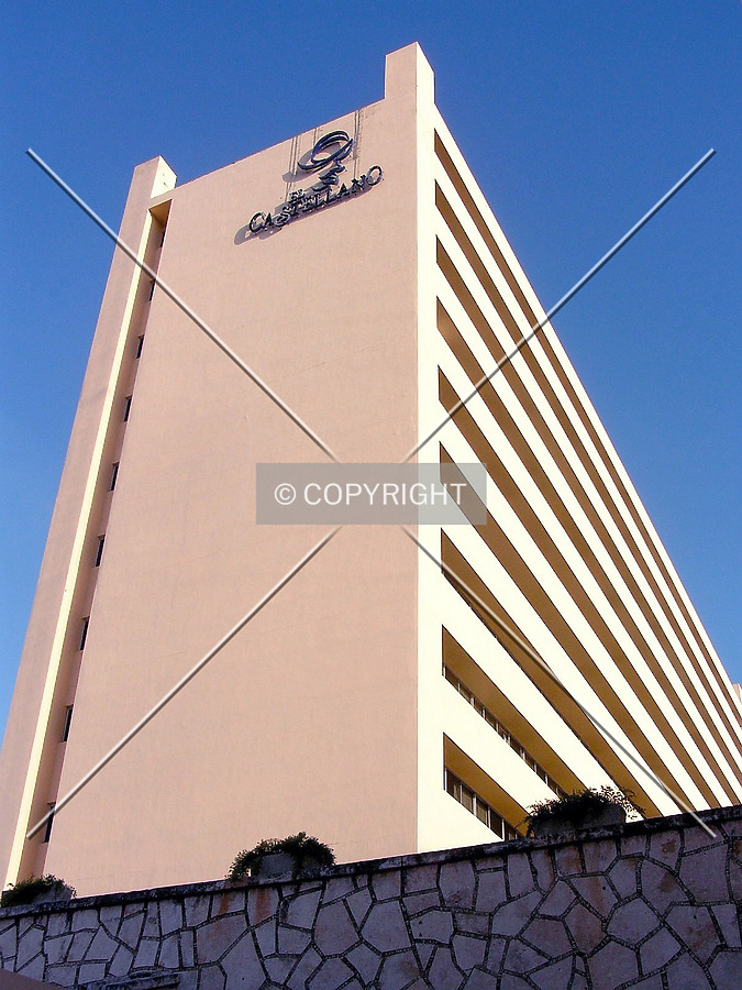 El Castellano Hotel & Club by Luis Ibáñez