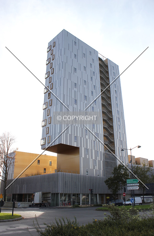 Tour Michel Denis by Florian Barbier