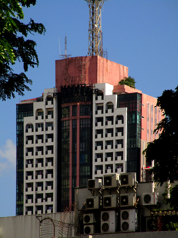 Makati Prime Tower Suites by Daniel Kieckhefer