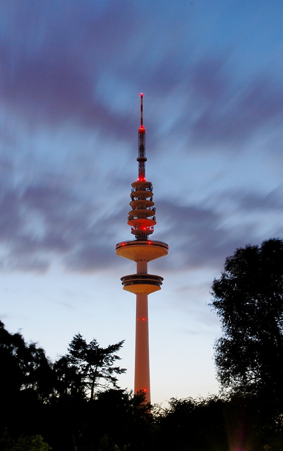 Heinrich-Hertz-Turm by Huopa