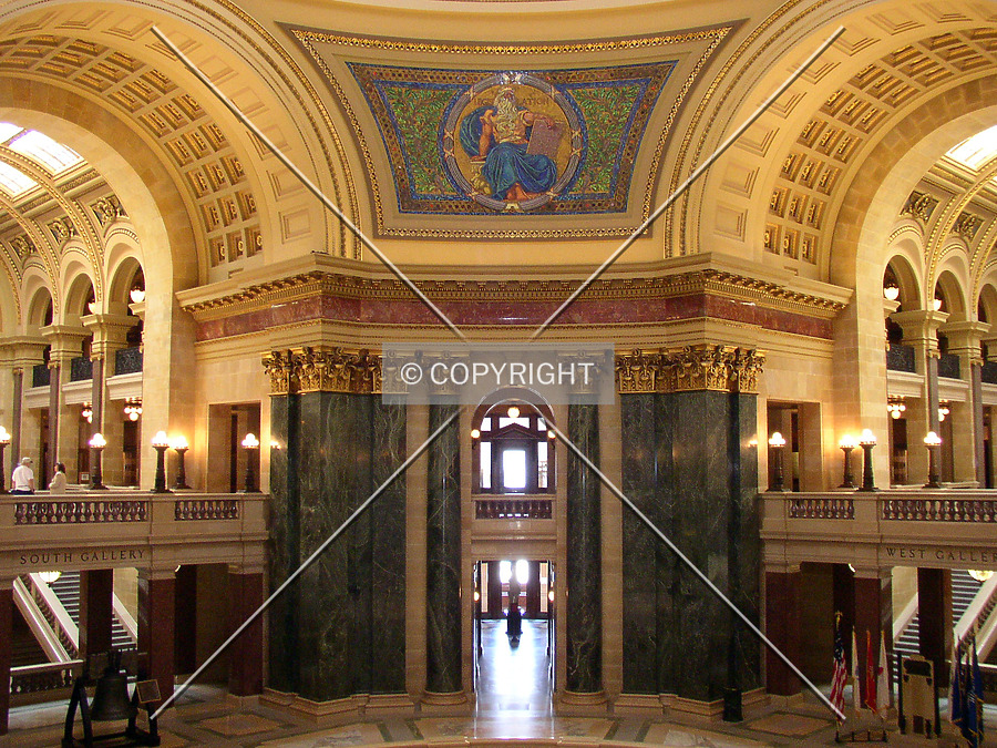 Wisconsin State Capitol by Chris Patriarca