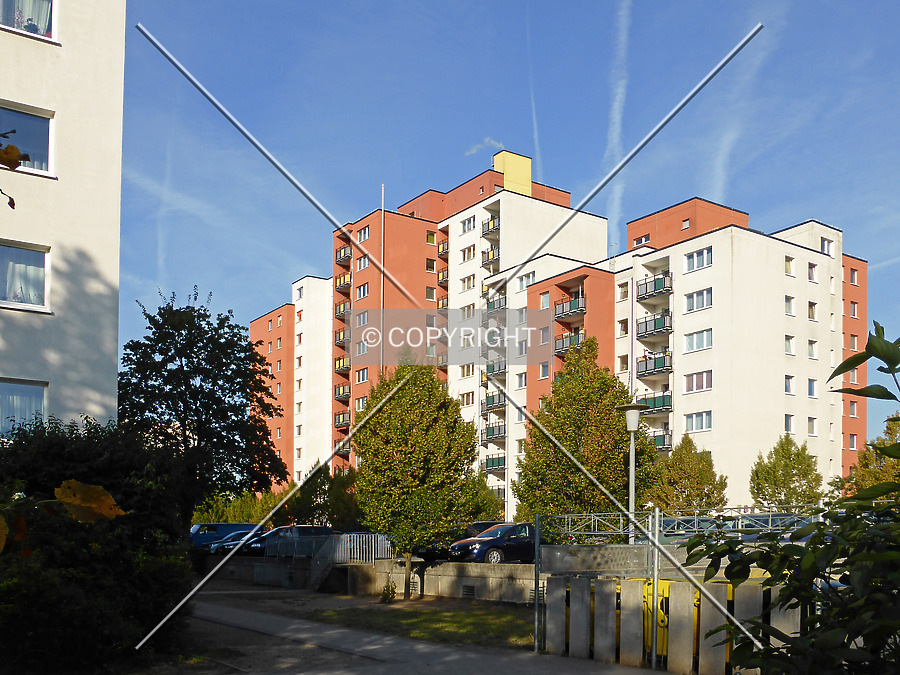 Robert-Bunsen-Straße 1-5 by Nephilim