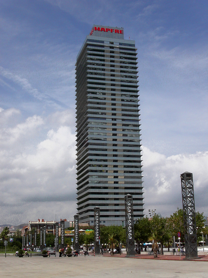 Torre Mapfre by Cesar Serrano