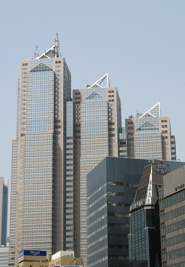 Shinjuku Park Tower by Kevin Hemphill