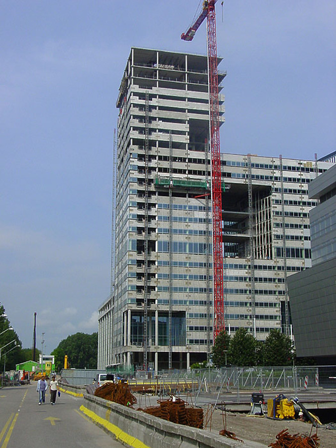 Ito-Toren by Michiel van Dijk