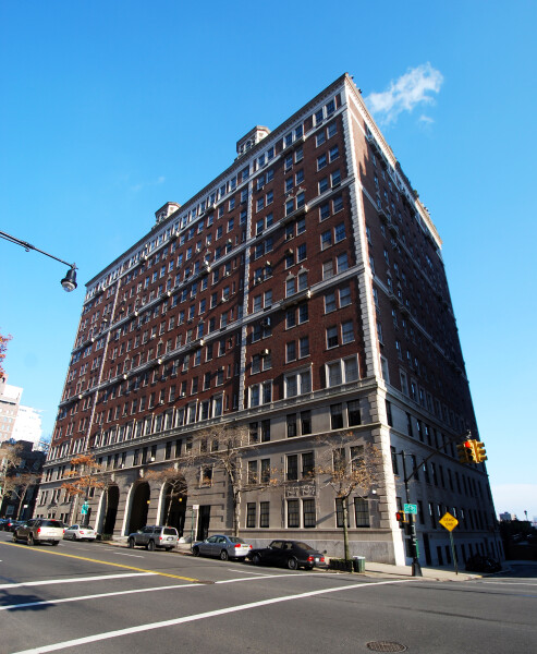 1 Sutton Place Apartments