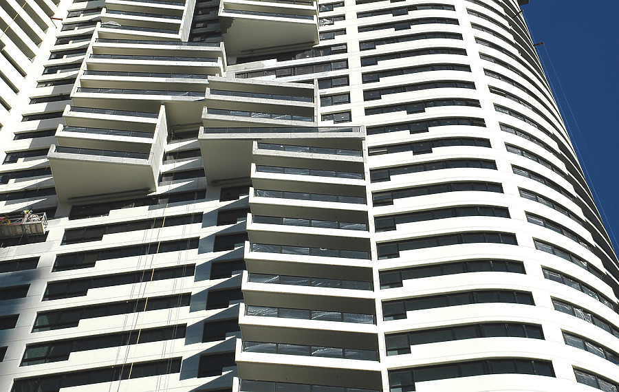 Meriton Tower by John Bek