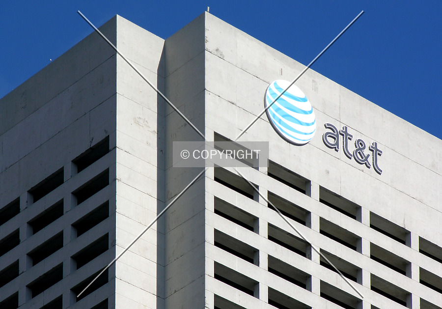 AT&T Building by Chris Patriarca