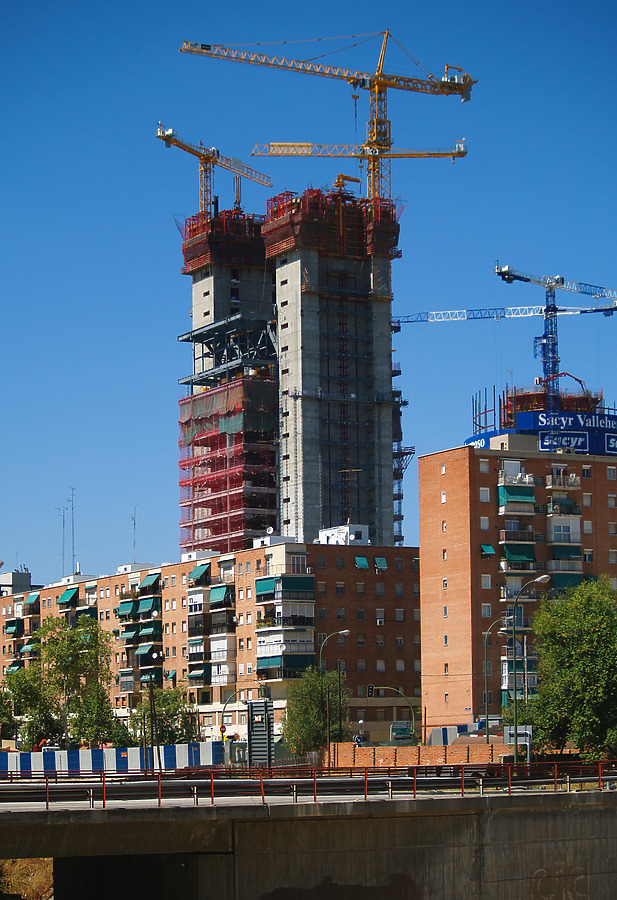Torre Caja Madrid by Cesar Serrano