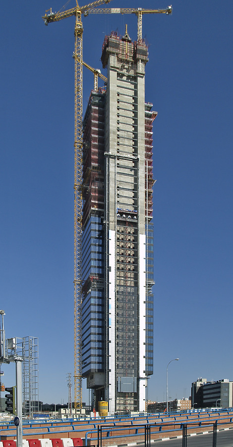 Torre Caja Madrid by Cesar Serrano