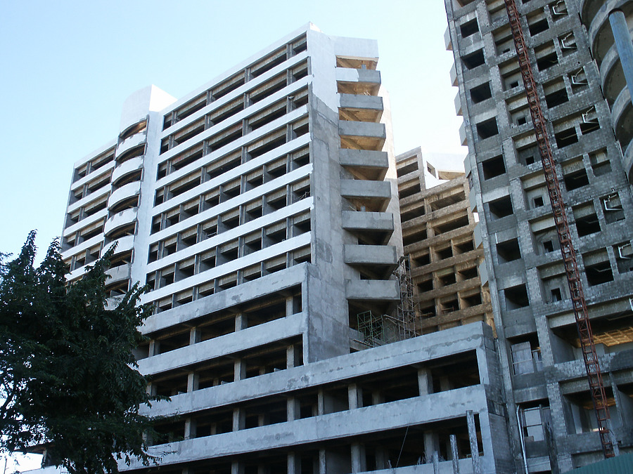 Hospital Metropolitano de Santiago, Torre Sur by Daniel Kieckhefer