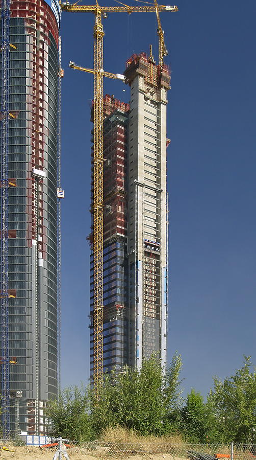 Torre Caja Madrid by Cesar Serrano