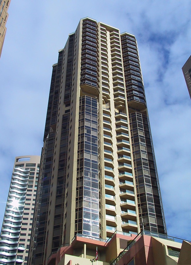 Quay West Apartments by John Bek