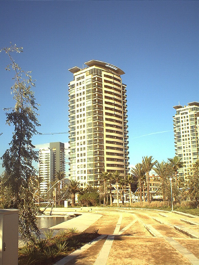 Illa del Llac 2 by David Guija