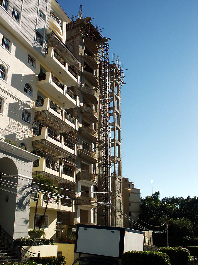 Torre Cartier by Daniel Kieckhefer