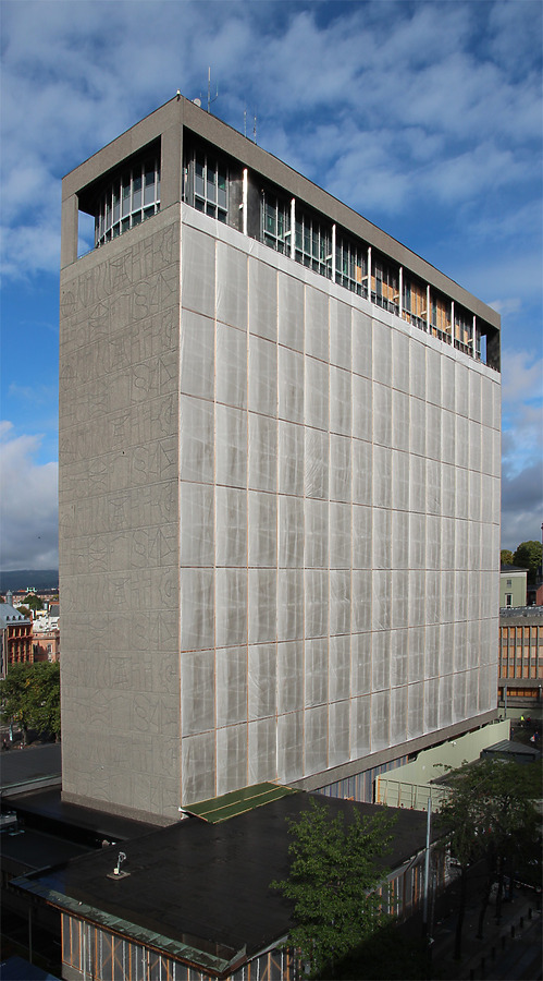 Høyblokka by Kjetil Balog