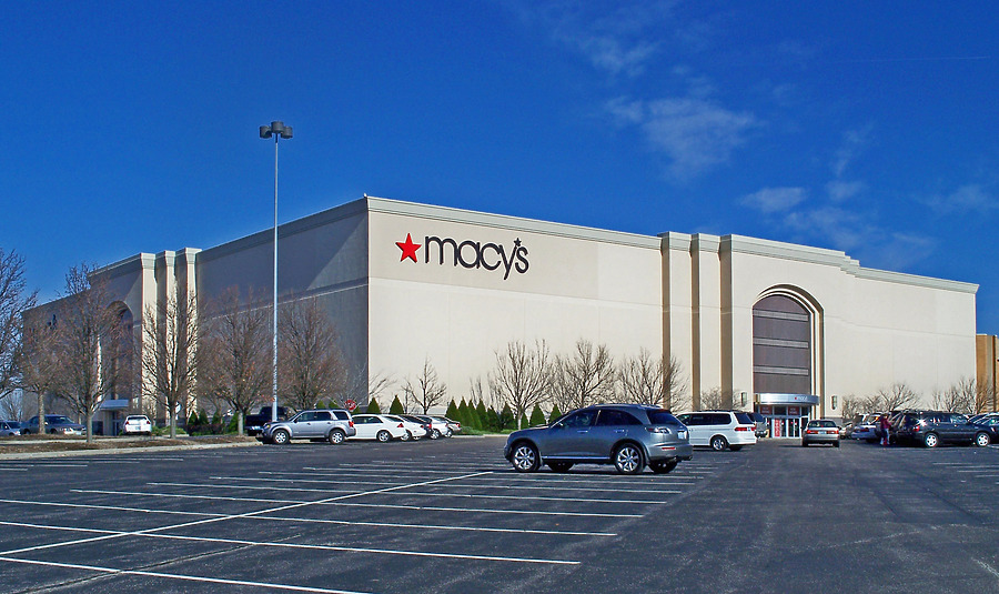 Chesterfield Mall by Ryan Hildebrand