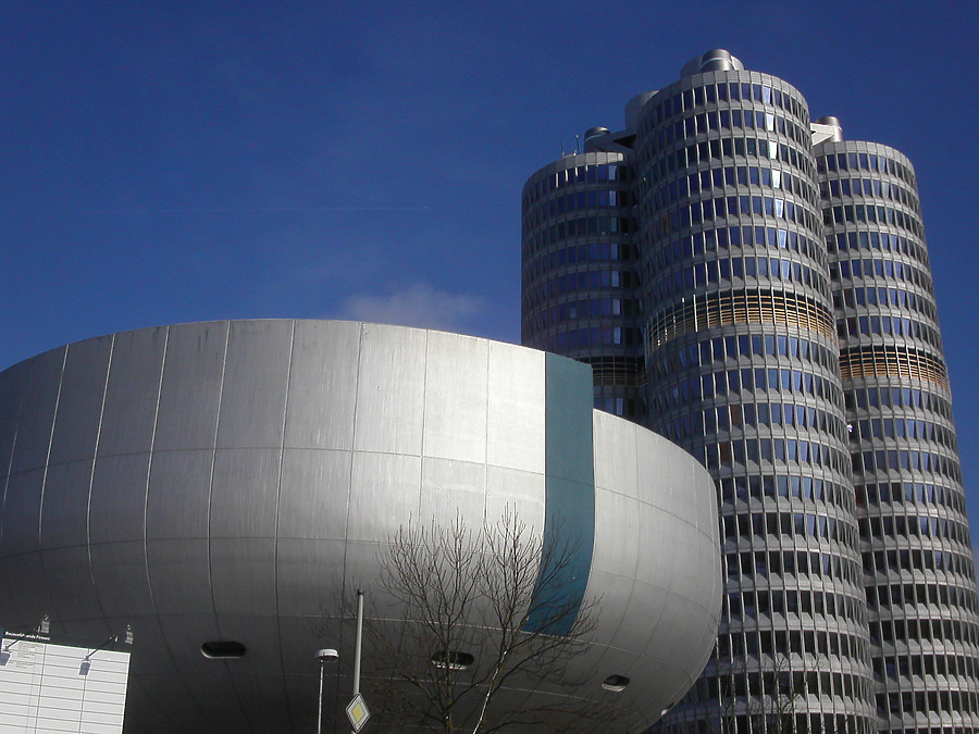 BMW Building by Cesar Serrano