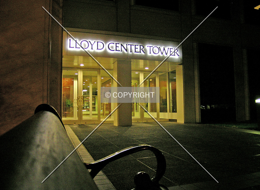 Lloyd Center Tower by Serdica