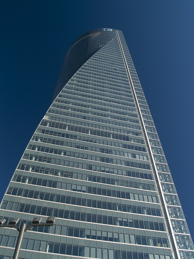 Torre Espacio by Cesar Serrano