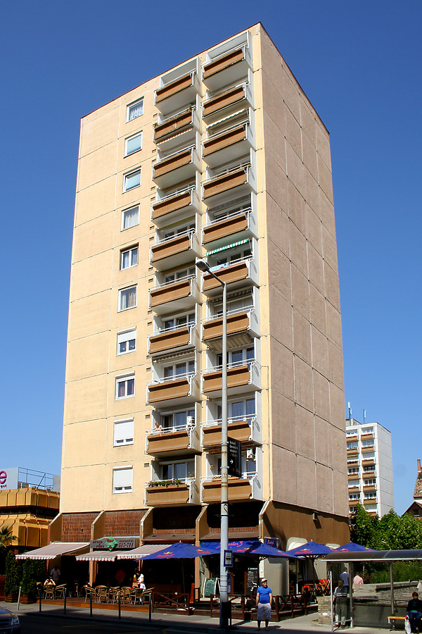 Pálffy utca 2 by Daniel Kieckhefer