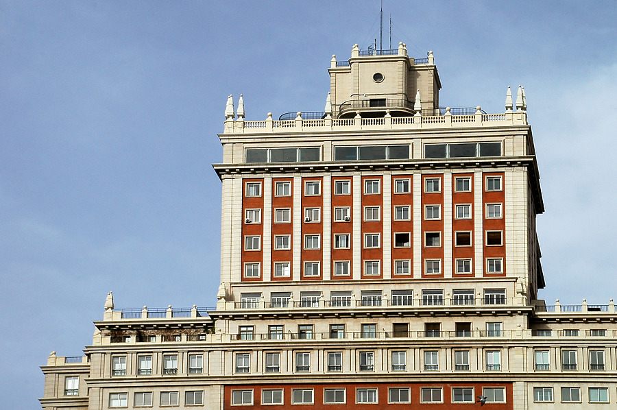 Edificio España by John Bek