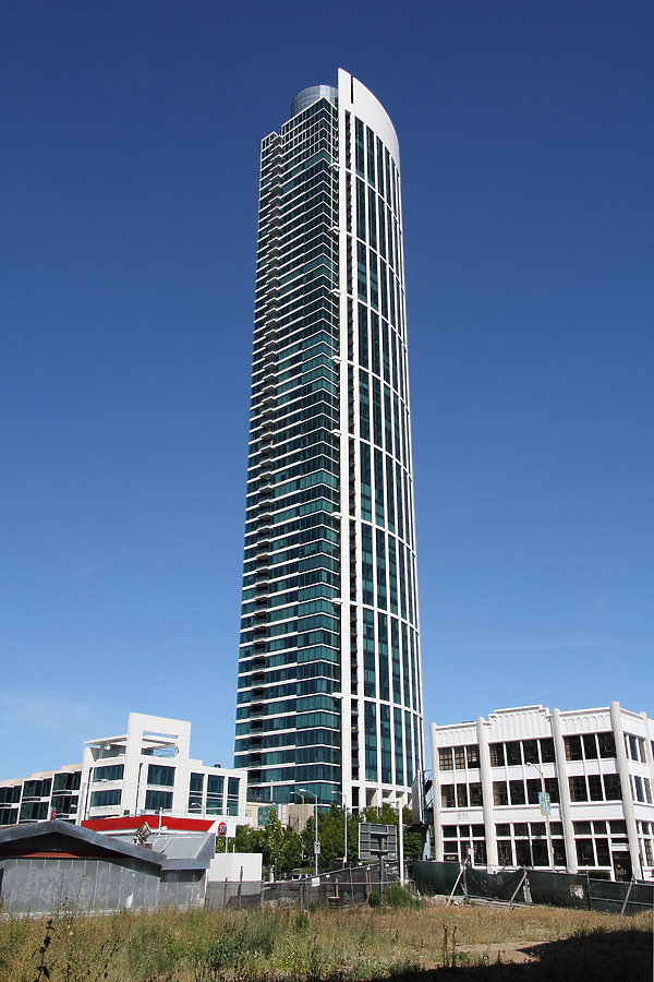One Rincon Hill, South Tower by Michiel van Dijk