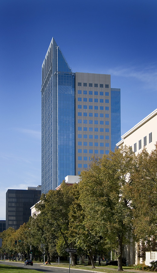 US Bank Tower by Jim Schwartz